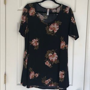 🚨Last Call Donating 10/1🚨 LuLaRoe L Perfect T